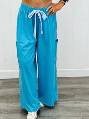 🆕💙STYLIVE: BLUE Wide Leg Capri Pants LARGE (10-12)